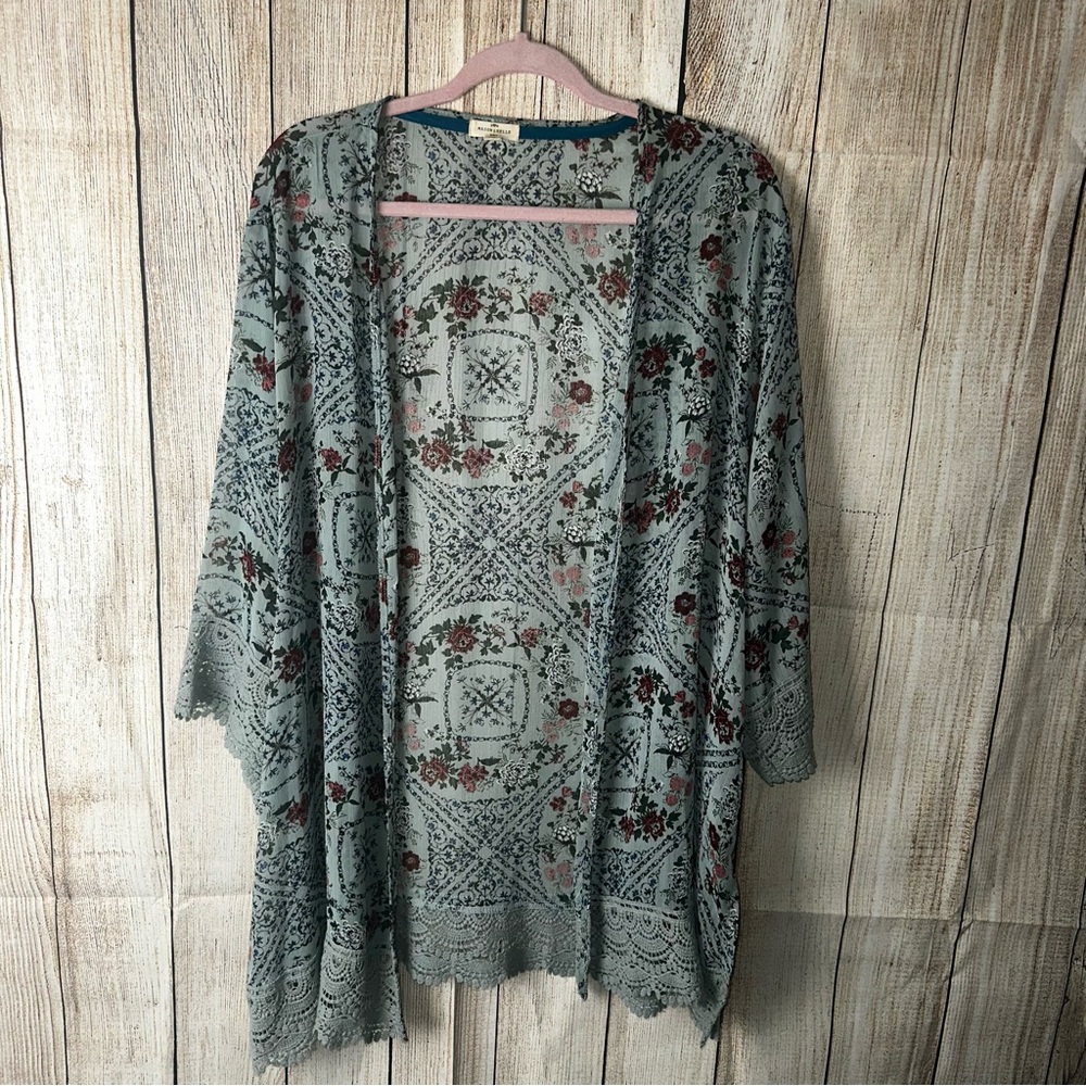 Chic Floral Lace Women's Cardigan